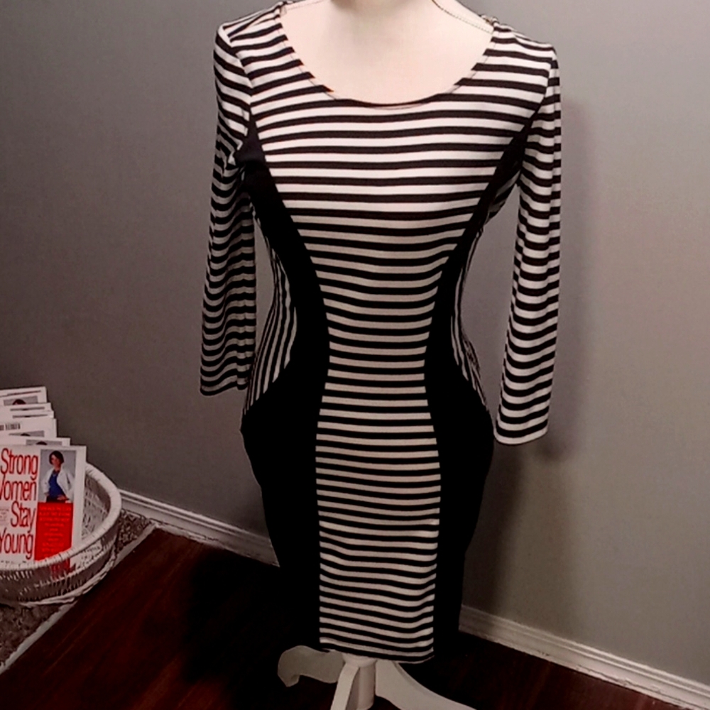 Dress - Picture 1 of 2